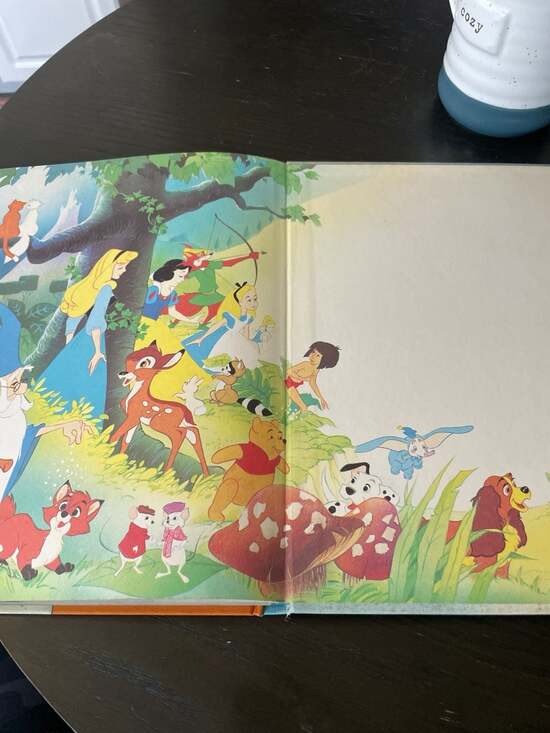 Vintage 1986 Walt Disney's Winnie-the-Pooh Hardcover Book - Picture 6 of 7